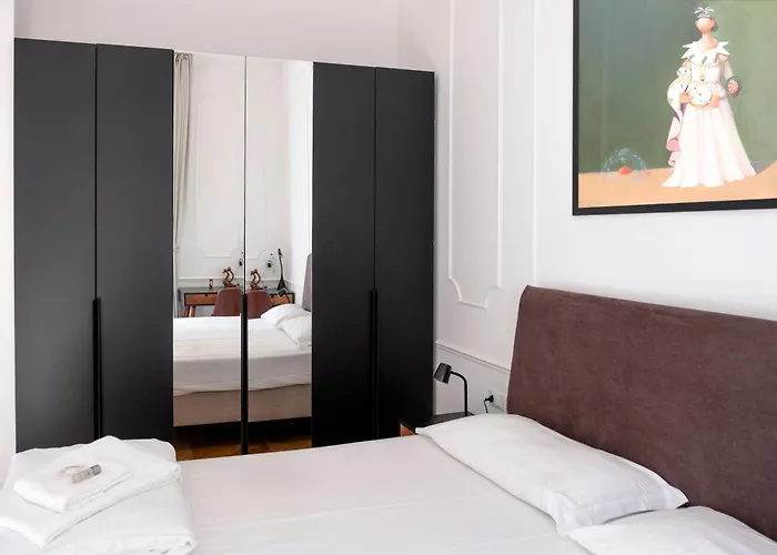 Stunning 1br, 2bath In The Heart Of 6c Apartment